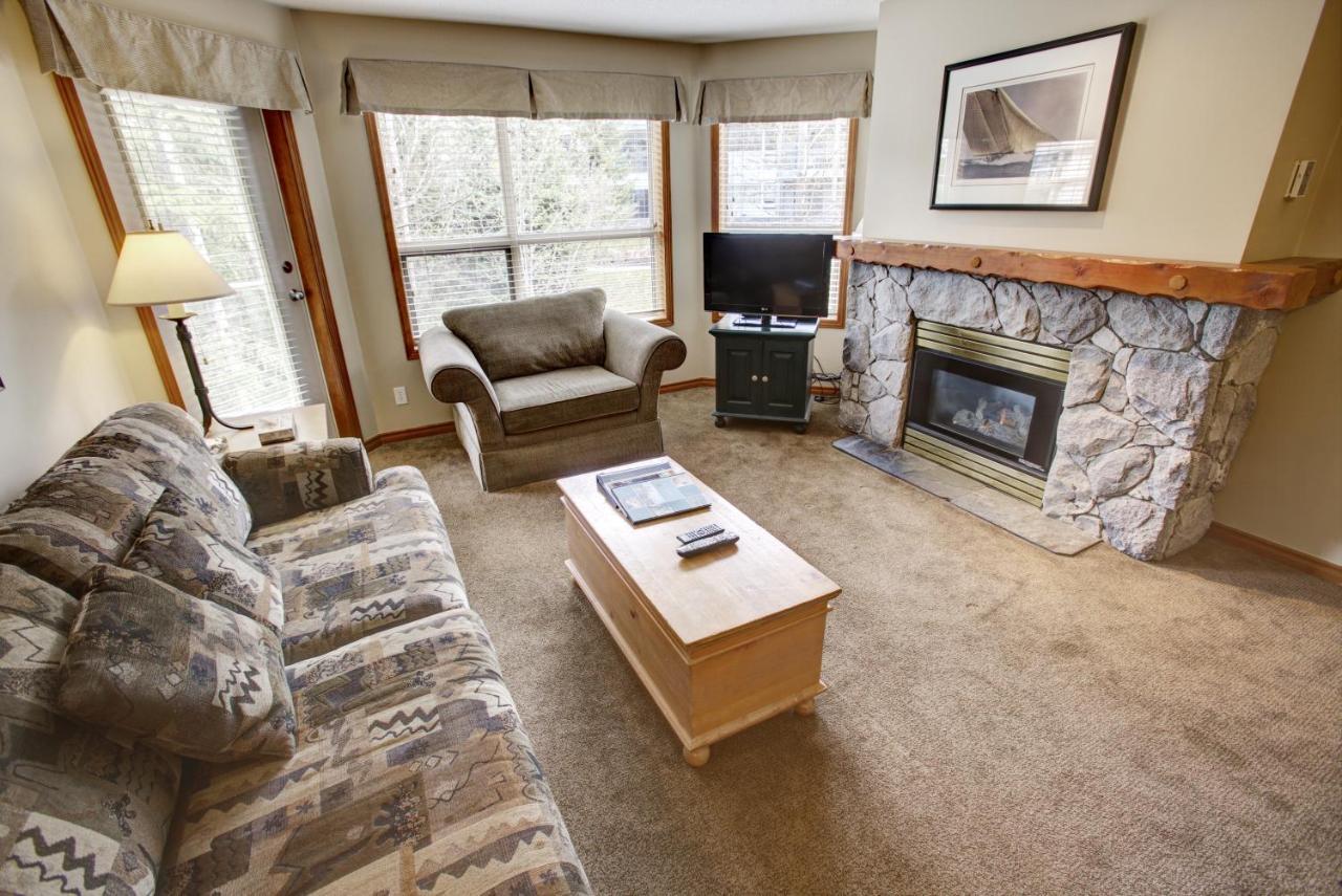 The Aspens II Villa Whistler Room photo