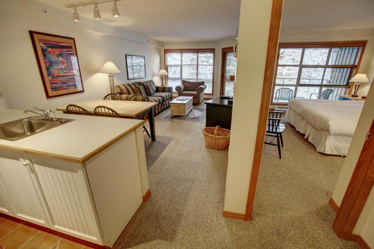 The Aspens II Villa Whistler Room photo