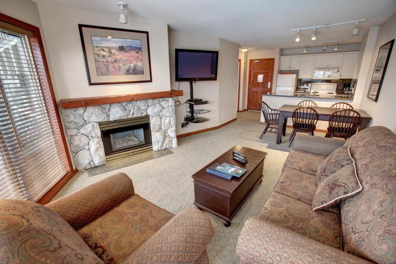 The Aspens II Villa Whistler Room photo