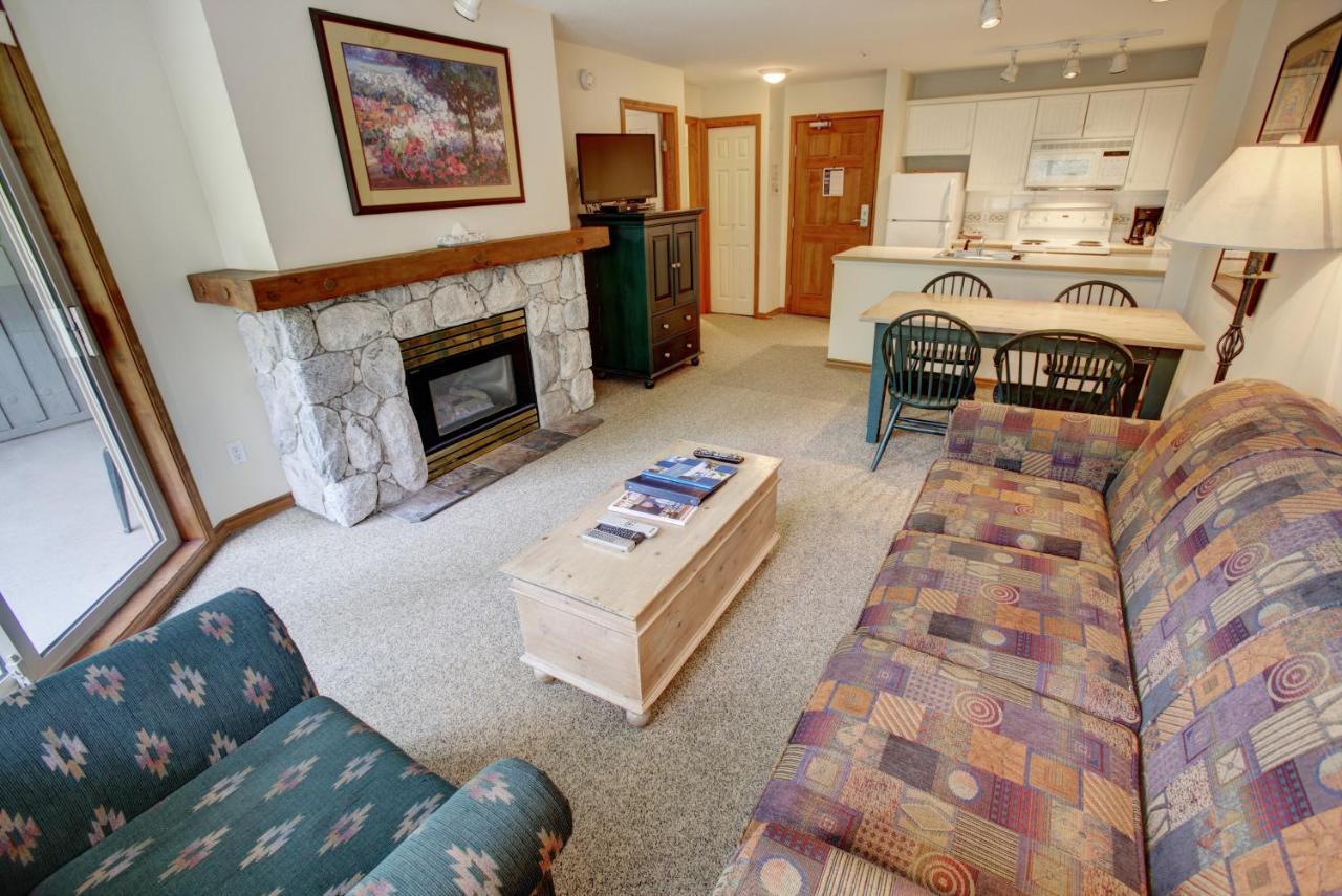 The Aspens II Villa Whistler Room photo